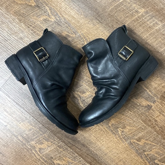 SOFFT BROOKDALE MOTO ANKLE BOOTIE IN BLACK SOFT SLOUCHED FULL GRAIN LEATHER - Picture 9 of 14